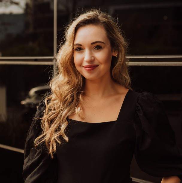 Dr Mikaela de Villiers